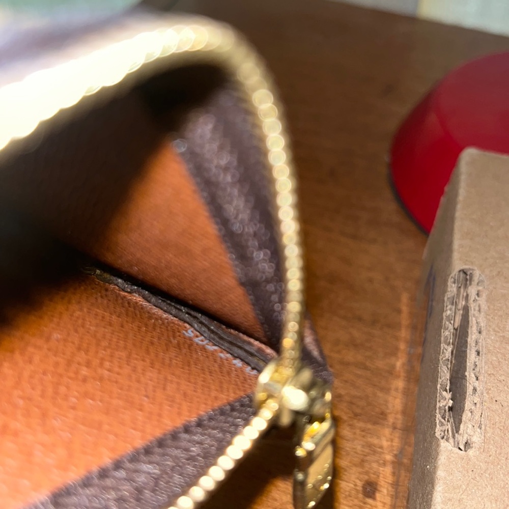 Louis Vuitton Key Pouch - Picture 3 of 7